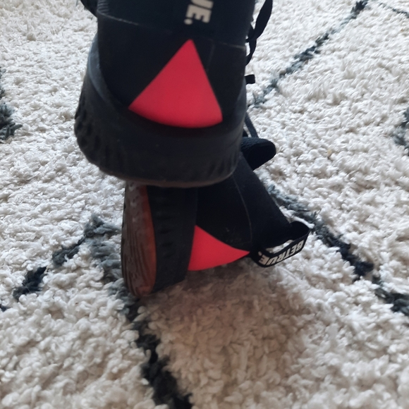 Nike Sneakers - Picture 4 of 5